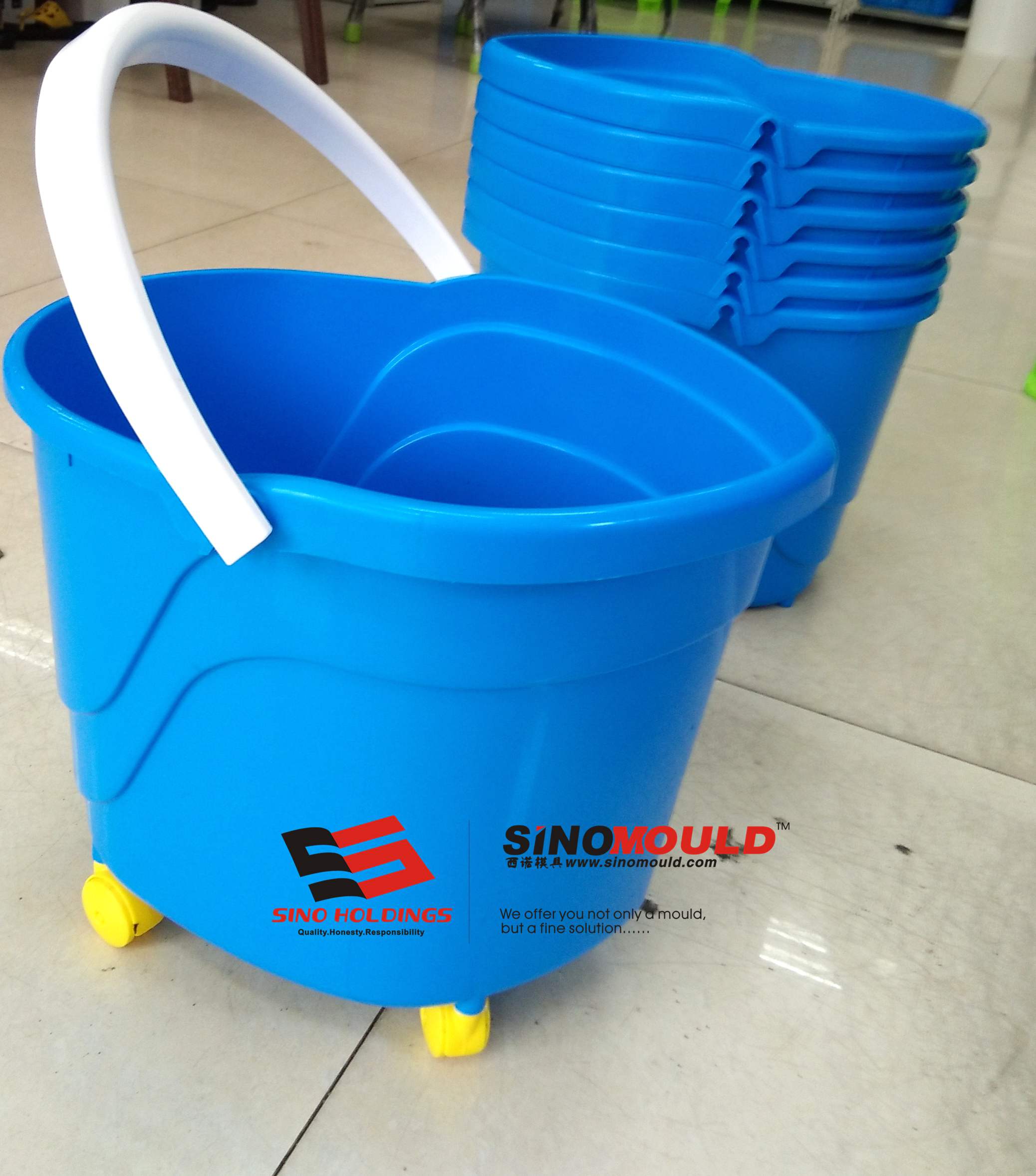 Cleaning mop bucket molds maker