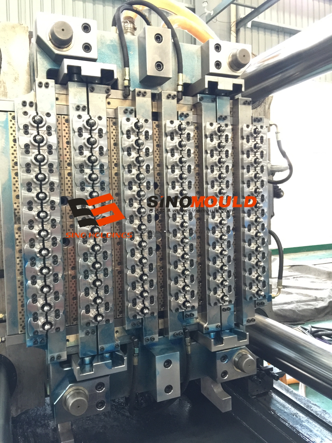 High Speed Multi Cavity Preform Mould2